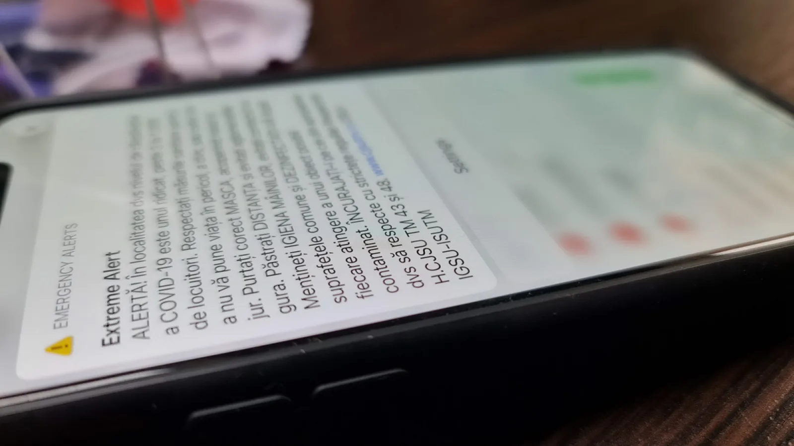 Iată cum puteți activa/ dezactiva serviciul RO-ALERT pe iPhone/ iOS