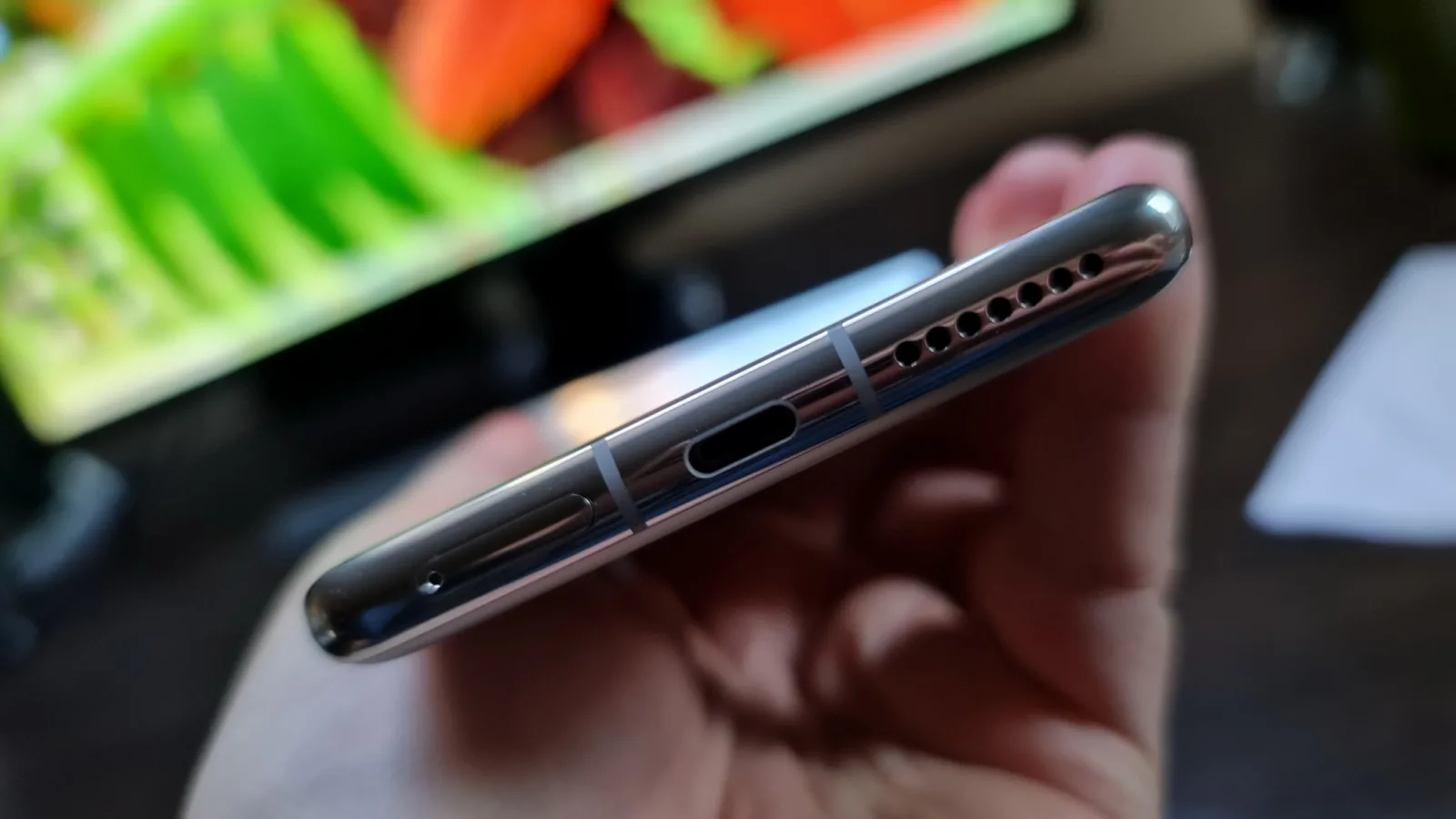 Huawei Mate 40 Pro: Baterie mai mică decât la predecesor, dar totuşi livrează