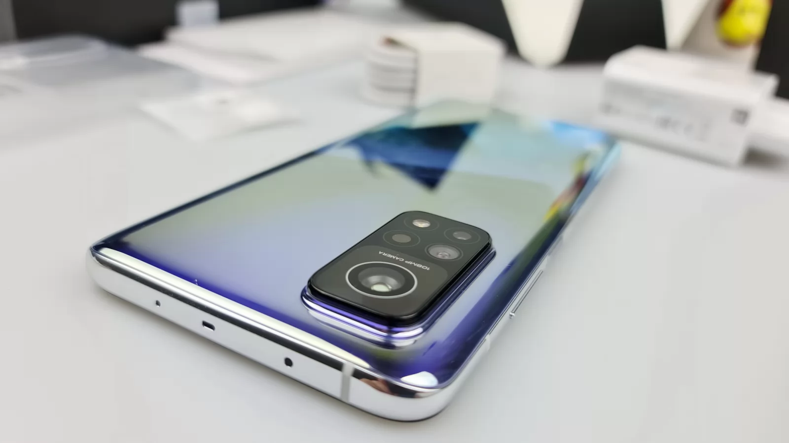 Xiaomi Mi 10T Pro 5G Unboxing: Flagship-ul Xiaomi de toamnă aduce în mainstream ecranul de 144 Hz (Video)
