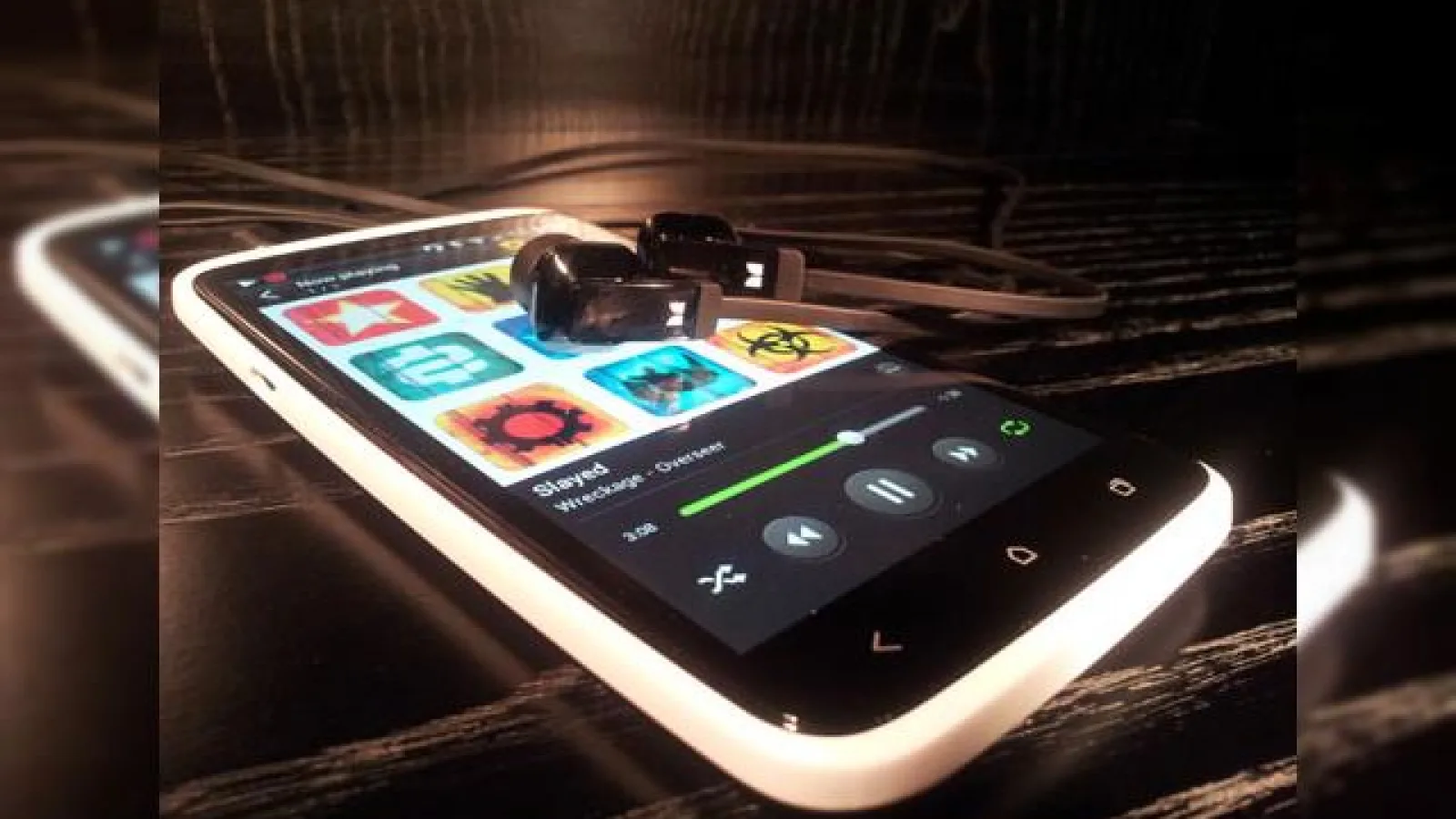 HTC Endeavor C2, un nou model ajuns pe web sub formă de specificatii; Ar putea fi HTC One X+