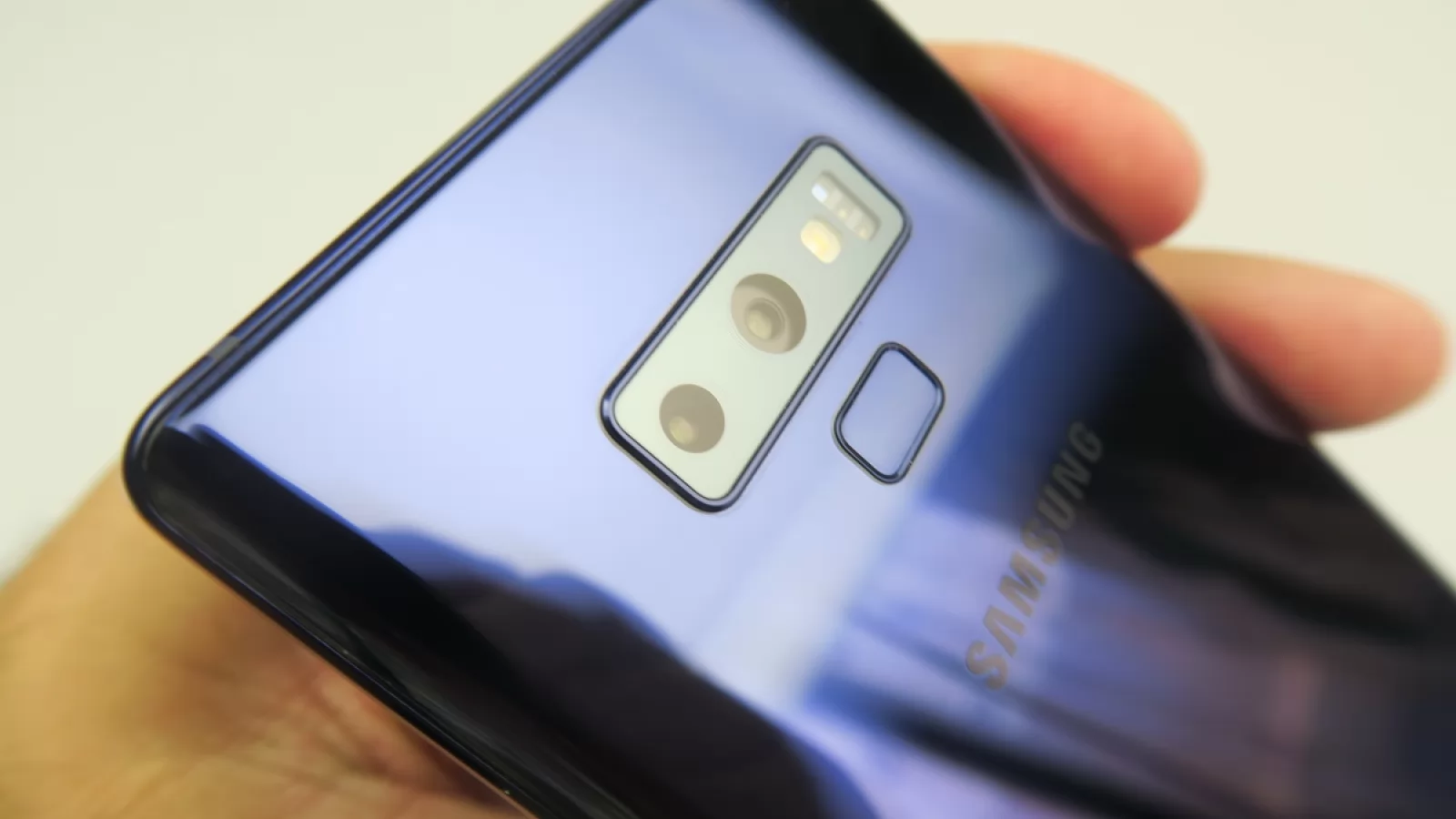 One UI 2.5 ajunge și pe telefoanele Samsung Galaxy Note 9 din România, la pachet cu DeX wireless