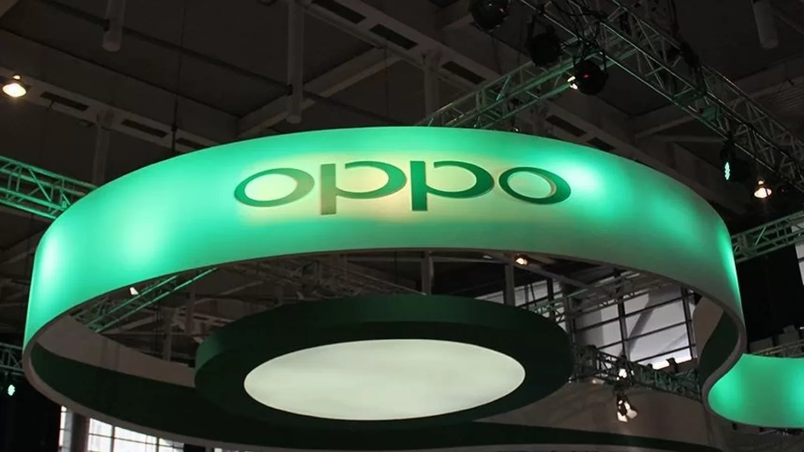 Oppo ar pregăti o tabletă şi un laptop pentru lansare în 2021