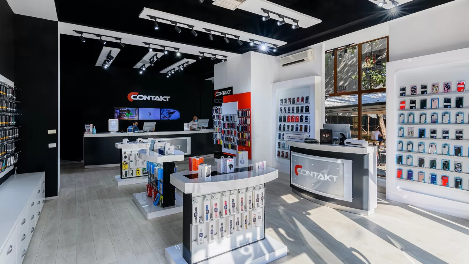 Contakt și Huawei încheie un parteneriat pentru customizarea dispozitivelor echipate cu Huawei Mobile Services (HMS)