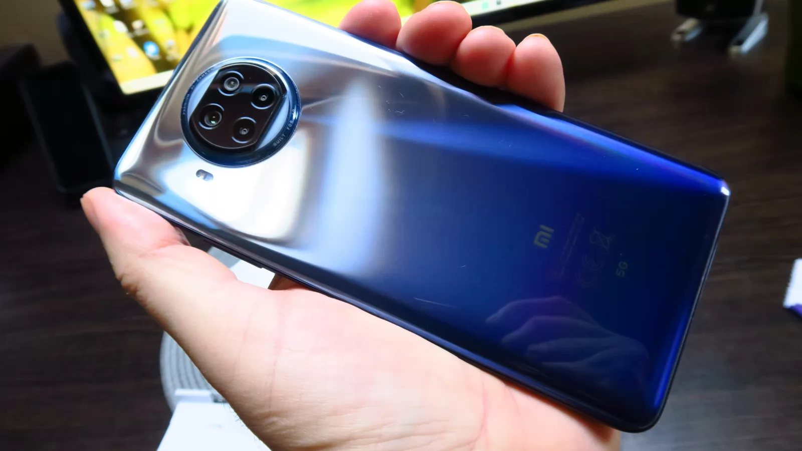 Xiaomi Mi 10T Lite 5G Unboxing: telefon 5G ieftin, cu design atractiv şi CPU nou Snapdragon 750