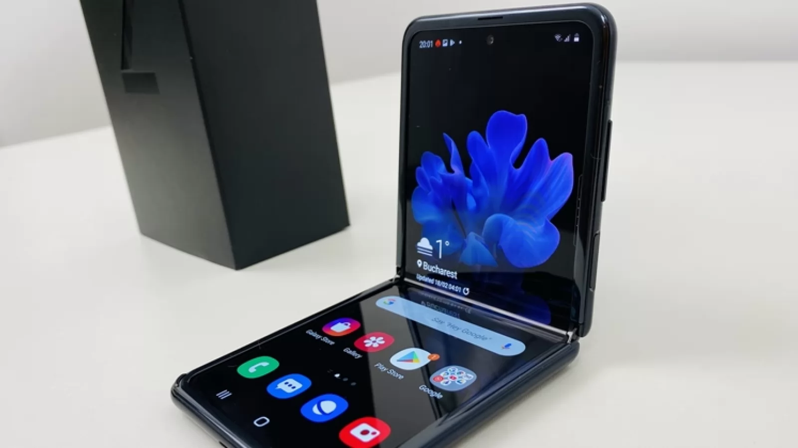 Samsung Galaxy Z Flip 3 va avea un ecran cu refresh rate de 120Hz