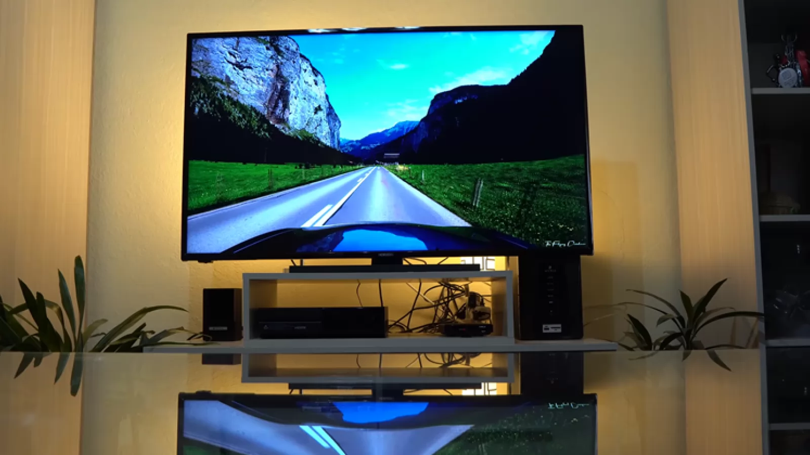 Horizon 50HL7590U/B este un televizor inteligent 4K ieftin şi bun, acum la oferta