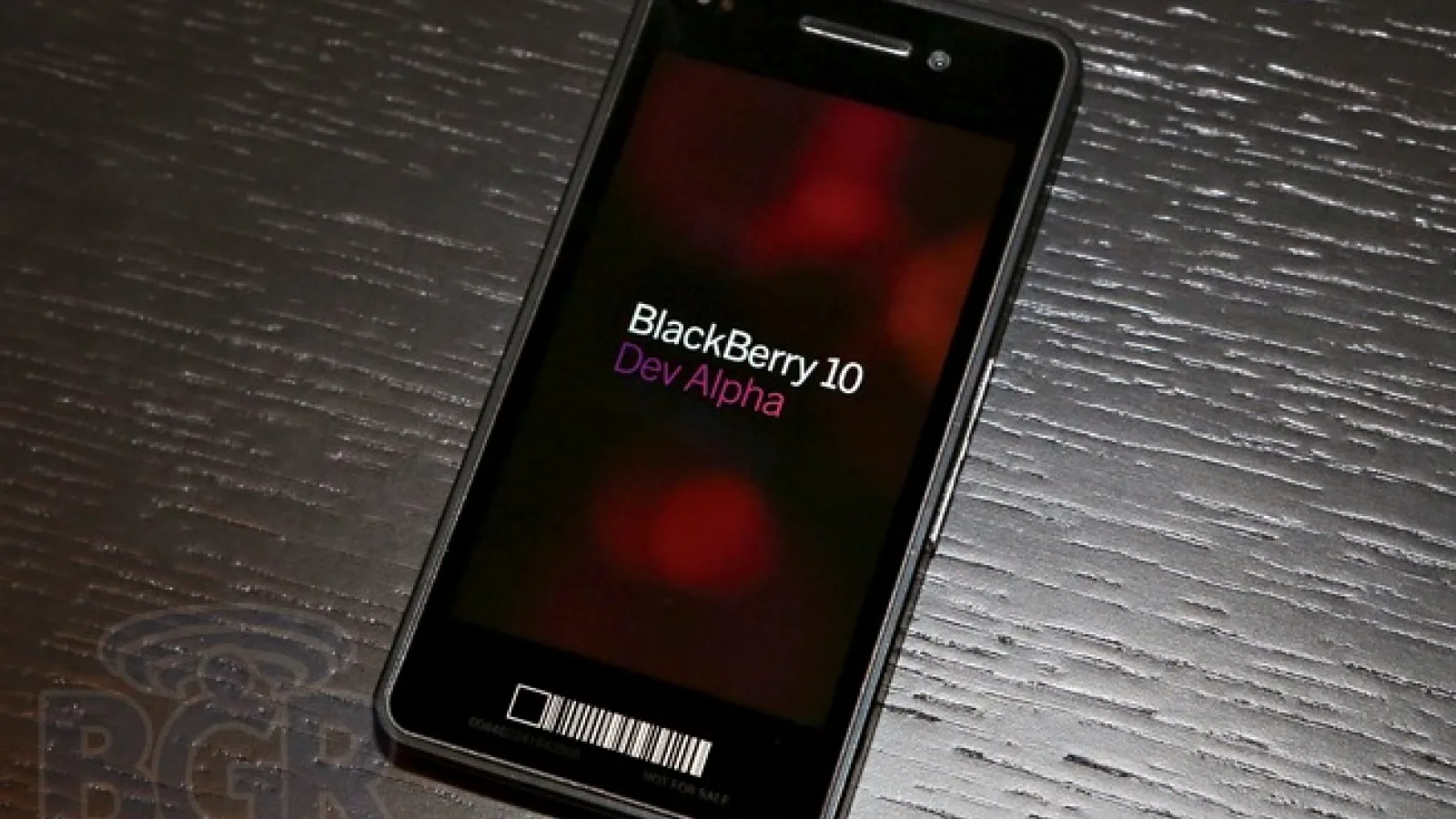 Oficialii RIM afirmă că operatorii sunt Încântați de BlackBerry 10 OS; Dacă o spune McLeod Îl credem...