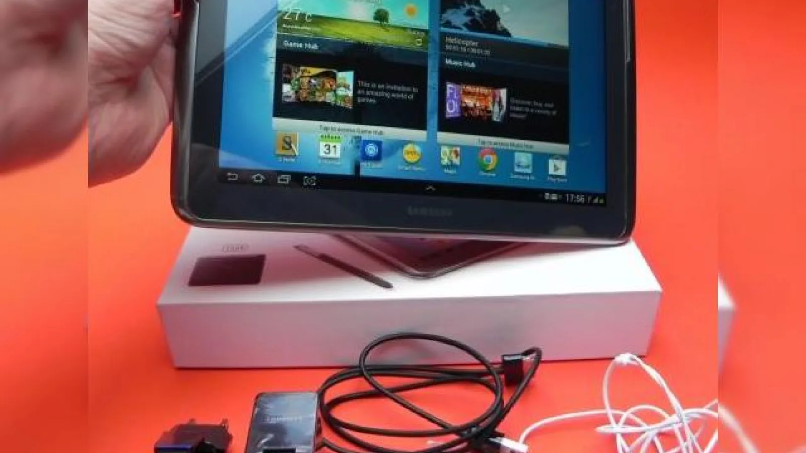 Samsung Galaxy Note 10.1 Unboxing - stylus, quad core, 2 GB RAM, aparent tableta ideală! (Video)