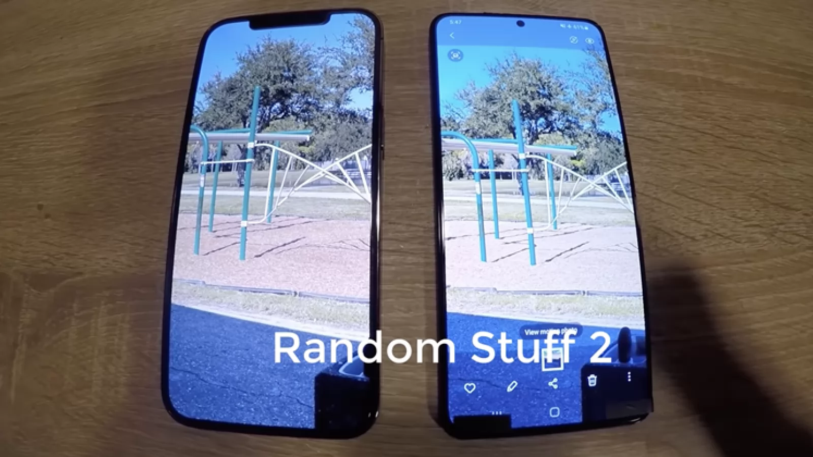 Samsung Galaxy S21+ apare într-un nou clip hands-on alături de iPhone 12 Pro; Vedem o scurtă comparație a camerelor