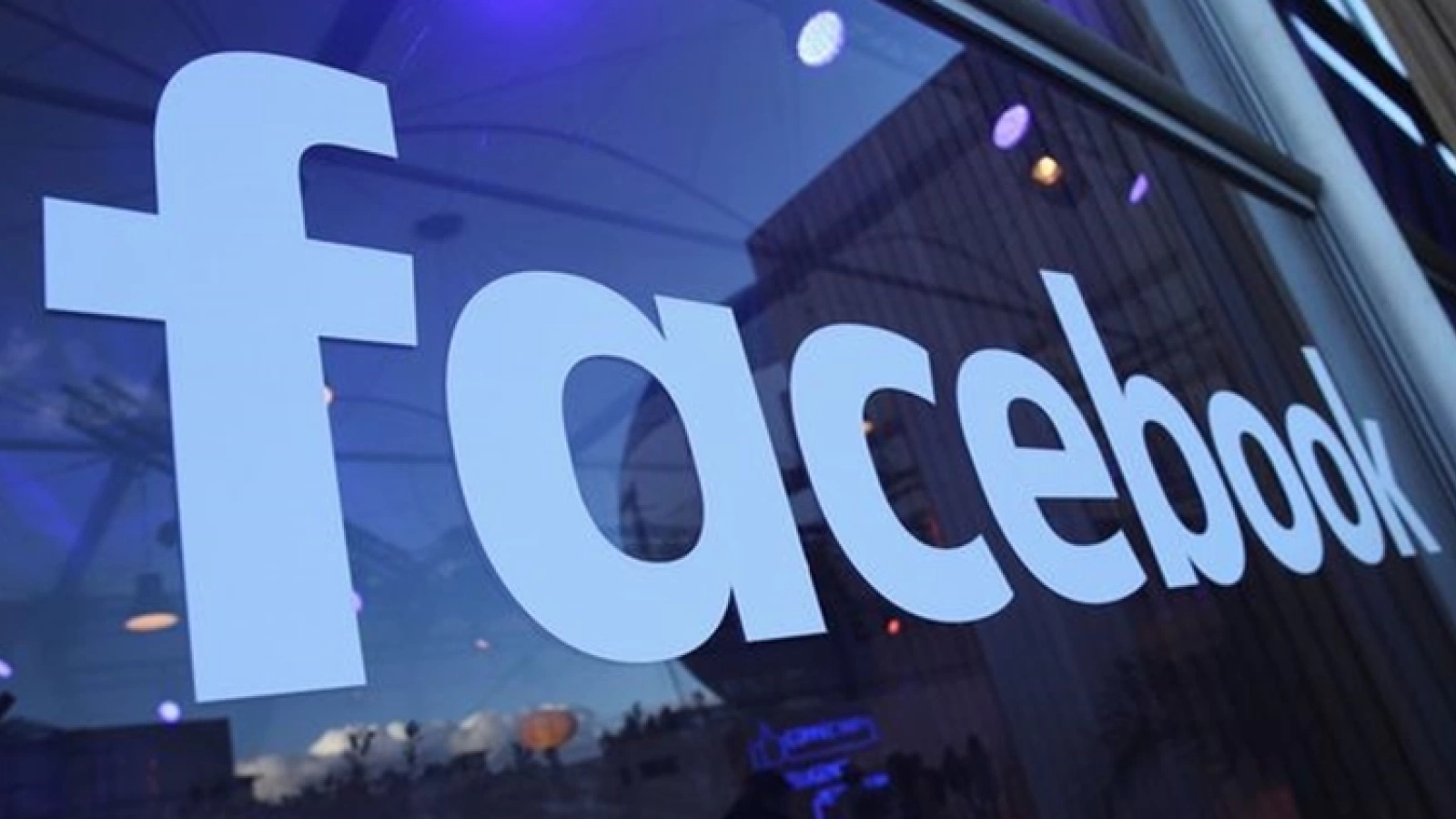 Facebook ar putea fi forţată să vândă Instagram şi WhatsApp; Este dată în judecată de FTC în SUA