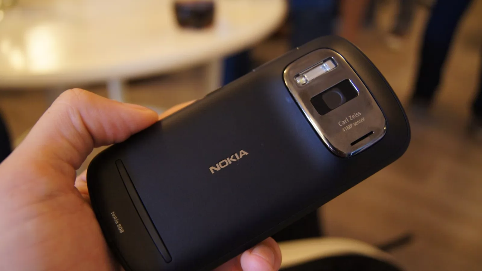 Nokia 808 PureView vs Samsung GALAXY Camera - camera phone la maxim