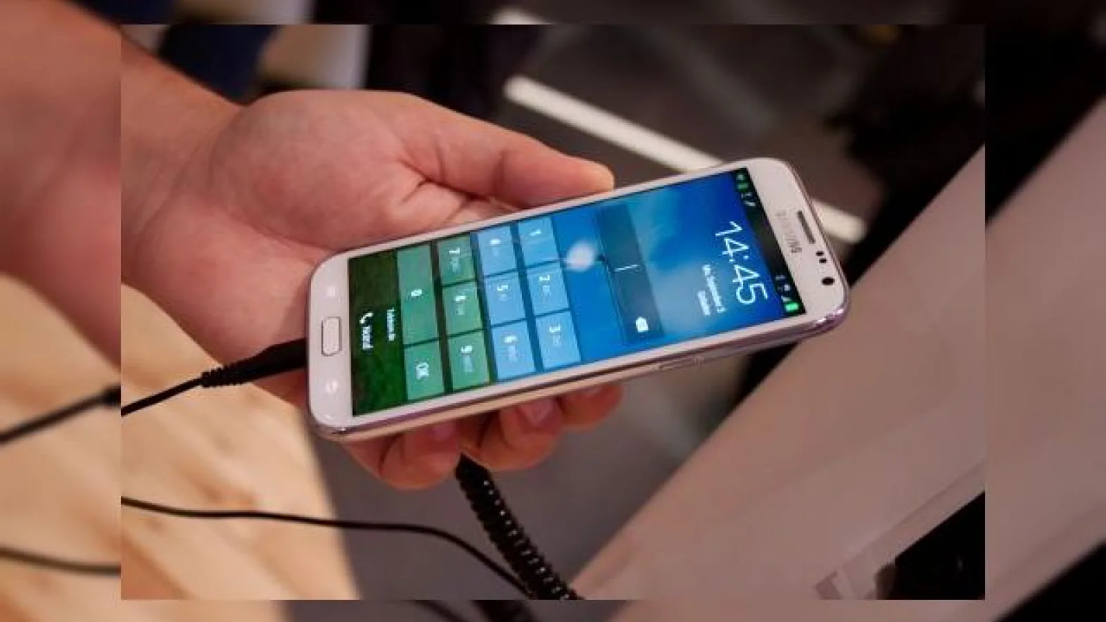 Samsung Galaxy Note II și o galerie foto proaspătă de la târgul de tehnologie berlinez