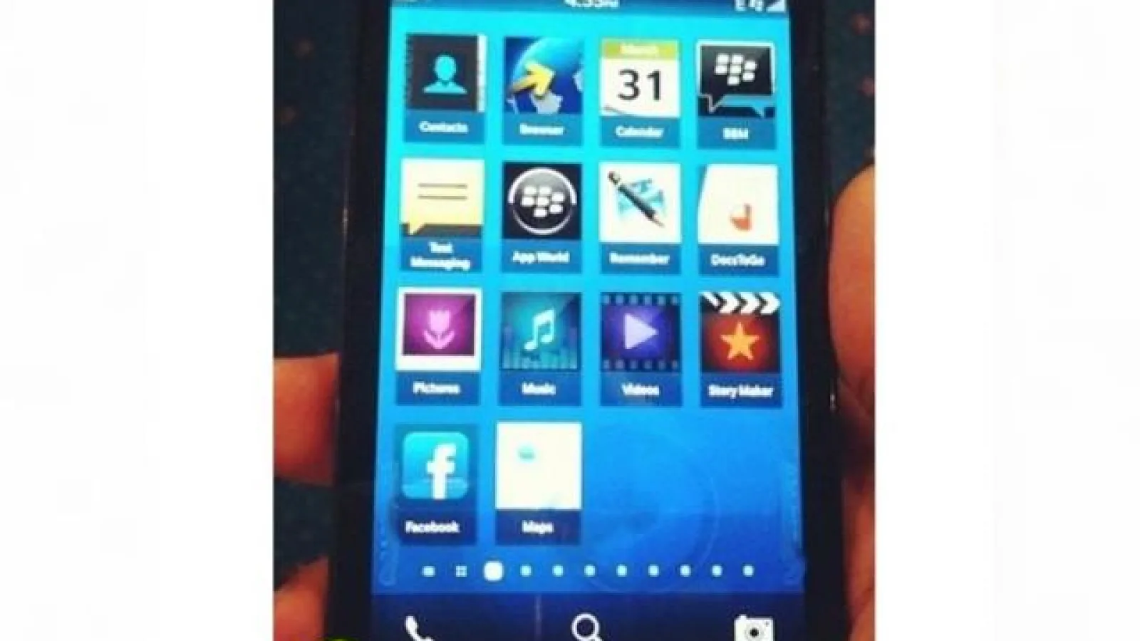 Un nou BlackBerry din seria L, cu BB 10 OS la bord surprins de cameră (Video)