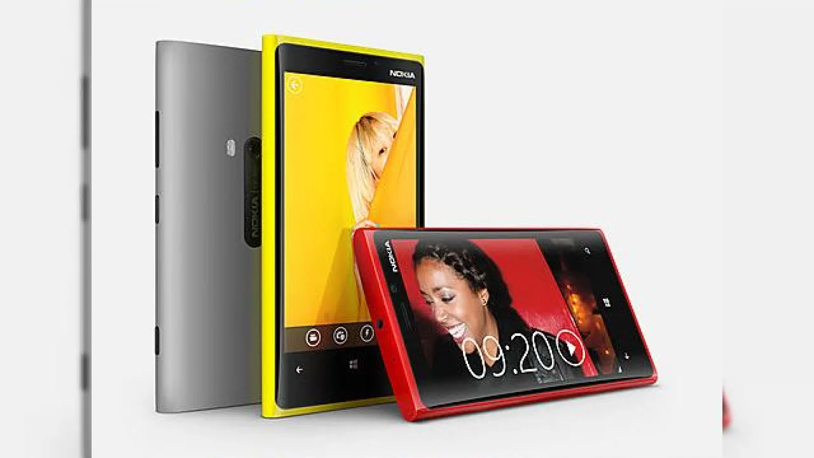 Nokia Lumia 920 vs Samsung ATIV S - primele telefoane cu Windows Phone 8