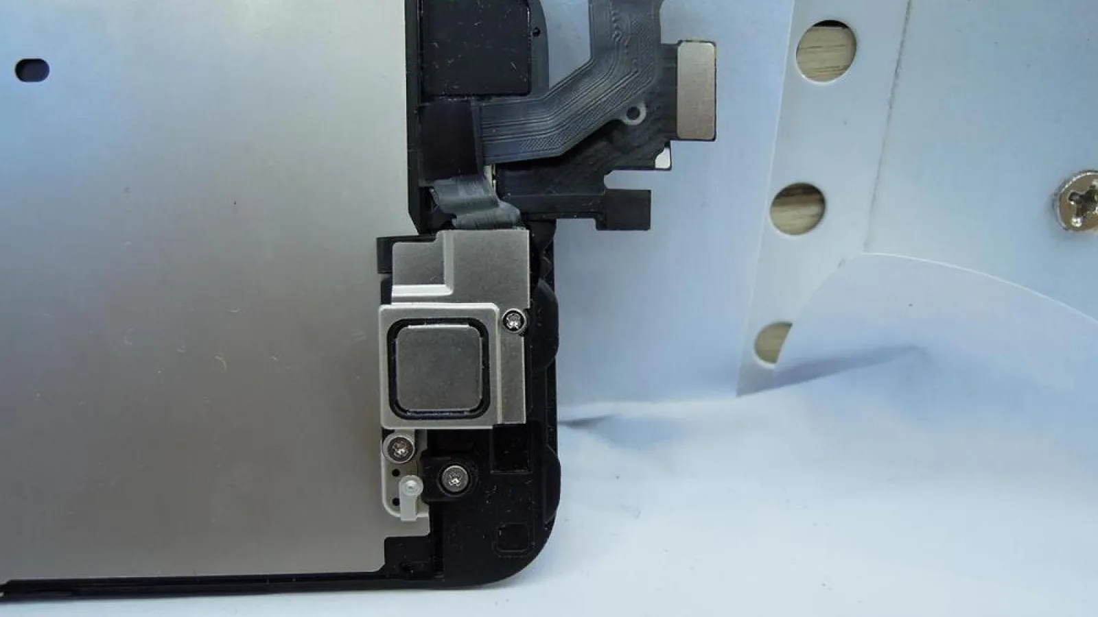 iPhone 5 nu va avea un chip NFC până la urmă; Încă un zvon anulat!