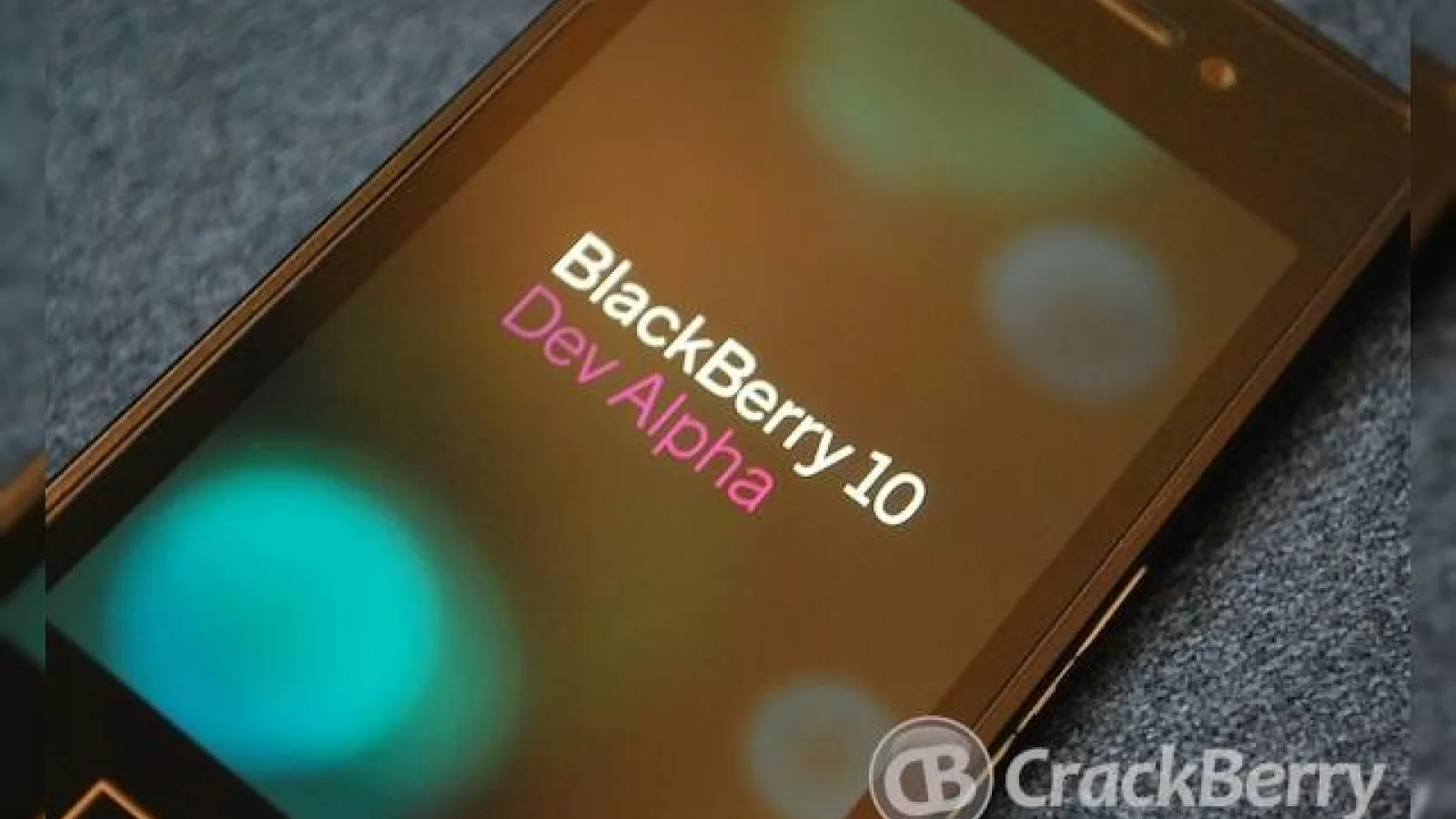 HTC ia În calcul implementarea lui BlackBerry 10 OS pe terminalele sale
