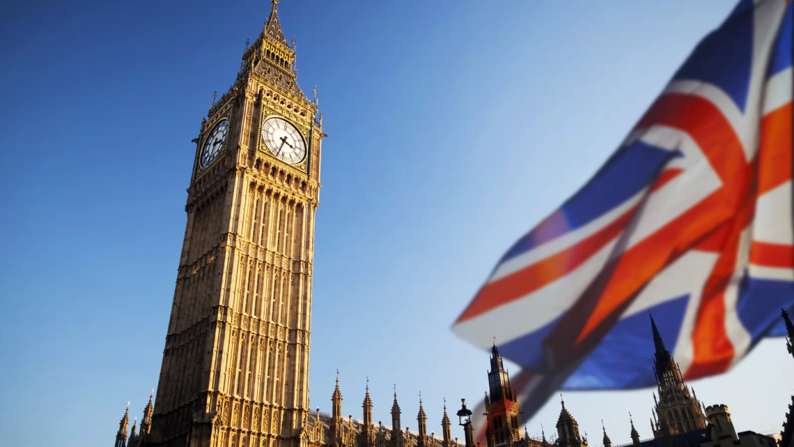 Adio roaming UK la tarife bune? De la 1 ianuarie 2021 operatorii din România nu mai sunt obligaţi să ofere roaming la tarife naţionale pentru Marea Britanie