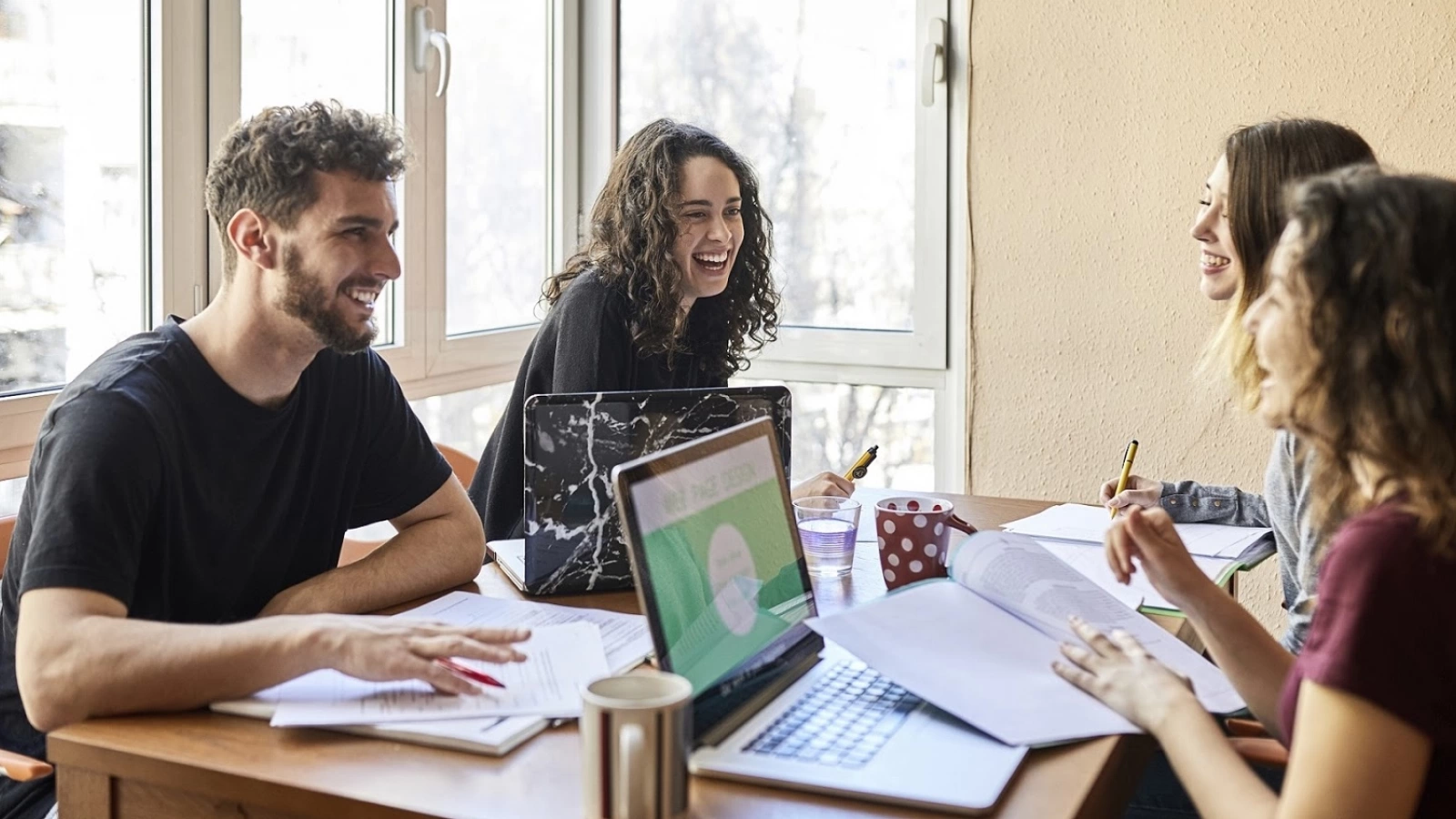 IBM lansează Open P-Tech în România: platforma educaţionala care conectează tinerii la locurile de munca ale viitorului