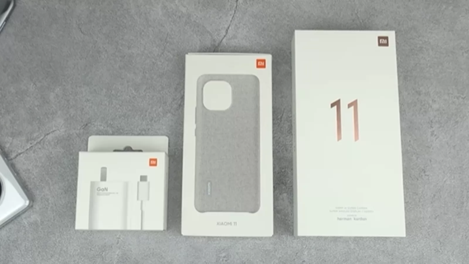 Xiaomi le oferă cumpărătorilor de Xiaomi Mi 11 posibilitatea de a adăuga un încărcător gratuit la comanda telefonului