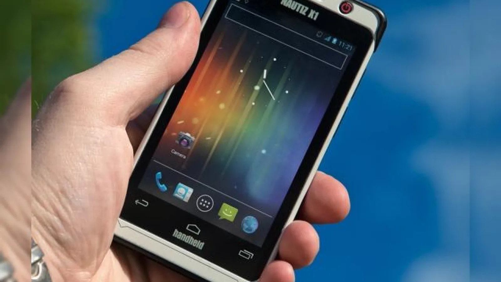 Cel mai rezistent smartphone din lume este Handheld Nautiz X1, cu Android 4.0 sau Windows (Embedded 6.5)