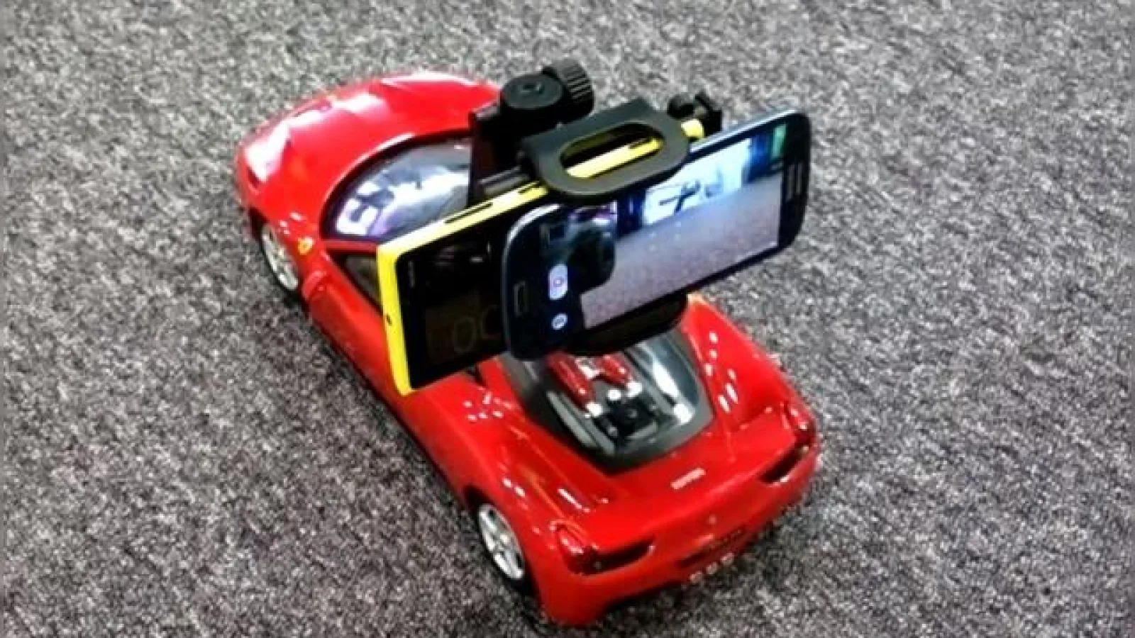 Nokia Lumia 920 versus Samsung Galaxy S III Într-un test de stabilizare a imaginii realizat cu o mașinuță teleghidată (Video)
