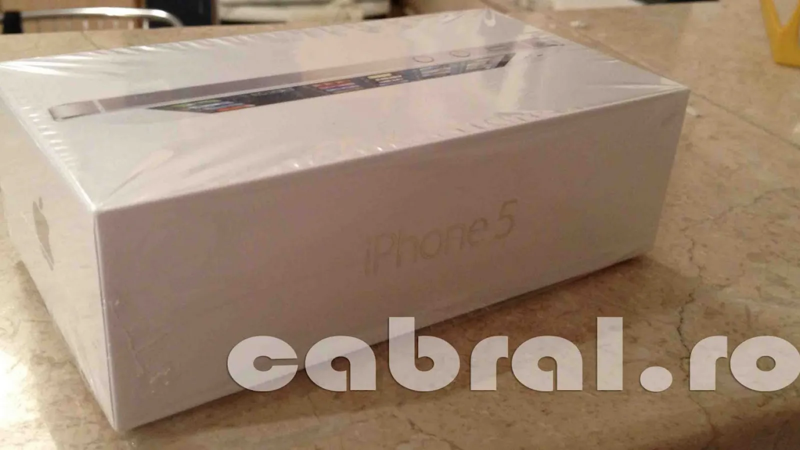 iPhone 5 unboxing În limba română cu Cabral (Video)