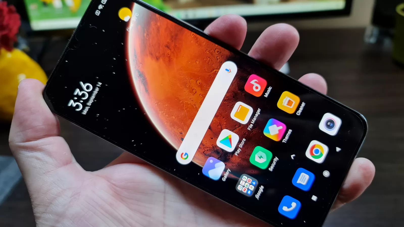 Xiaomi Mi 10 Lite 5G: Display foarte luminos, AMOLED de 6.57 inch