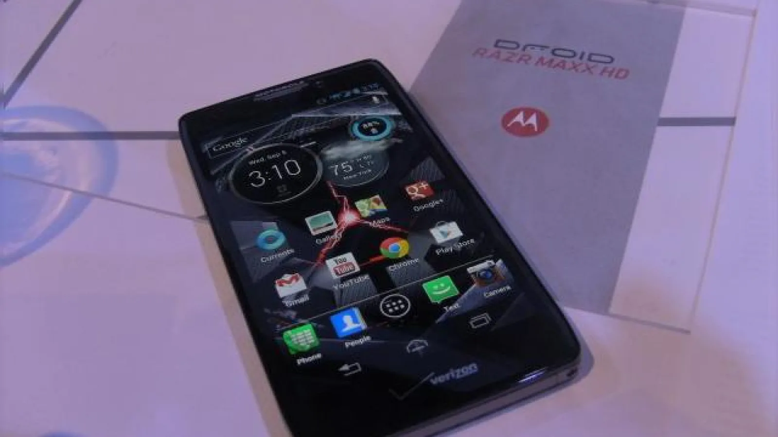 Motorola Droid RAZR HD și MAXX HD vor Întârzia, au probleme cu antena/semnalul - Death Grip loveste din nou!