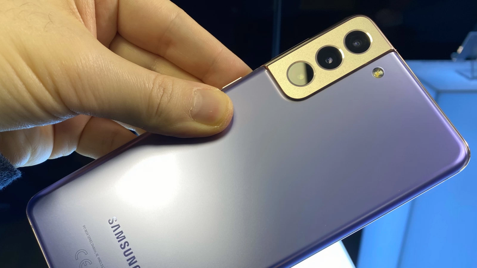 Samsung Galaxy S21+ 5G Hands On Review: varianta extralarge de S21, pentru gameri şi iubitori de seriale