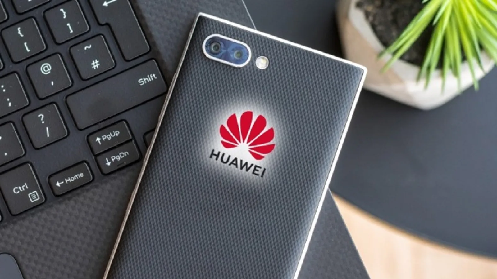 Huawei a cumpărat 90 de brevete de la BlackBerry; Iată despre ce e vorba