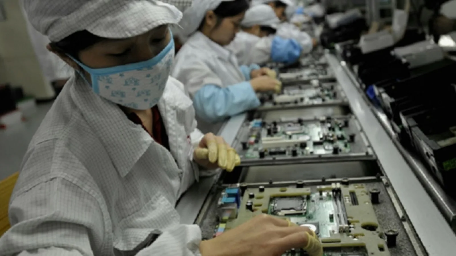 4000 de muncitori de la Foxconn intră În greva din cauza controlului calității lui iPhone 5