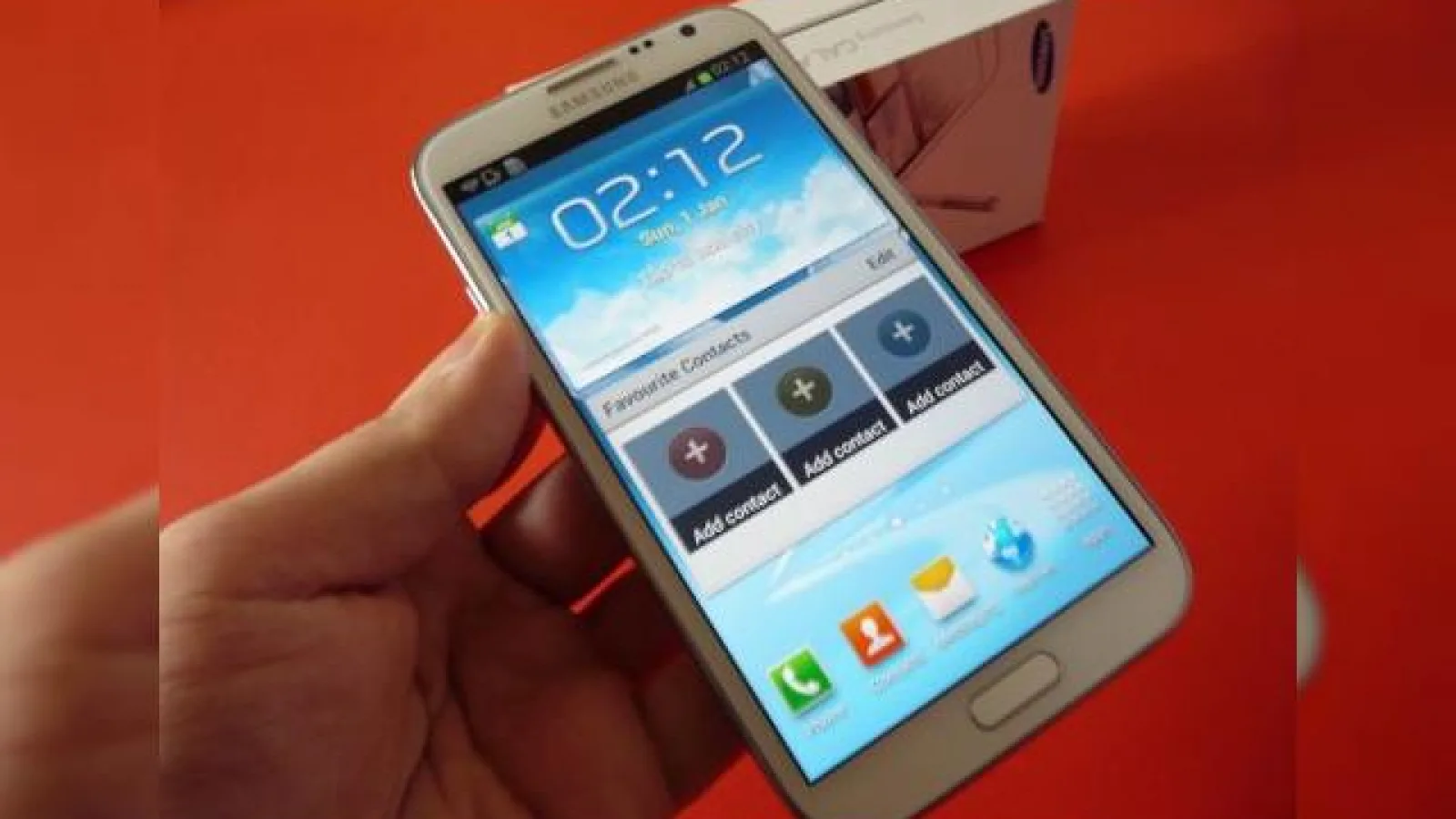 Samsung Galaxy Note II unboxing - iată ce se află În cutia noului phablet Samsung și iată și funcția Air View (Video)