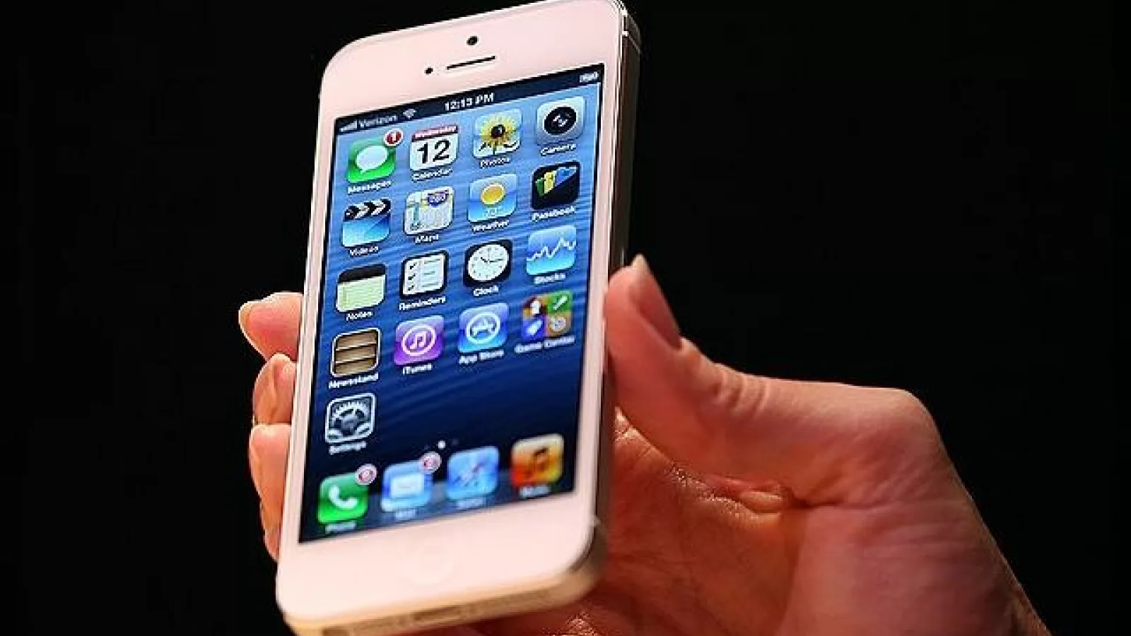 Zvon: iPhone 5 va debuta În stocurile magazinelor Cosmote România din 2 noiembrie