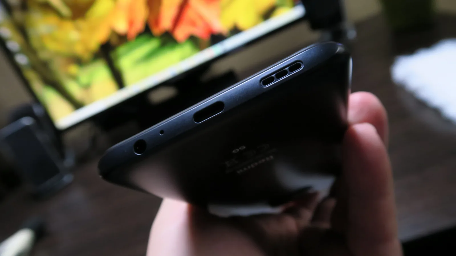 Redmi Note 9T: Acustică stereo, jack audio, radio FM