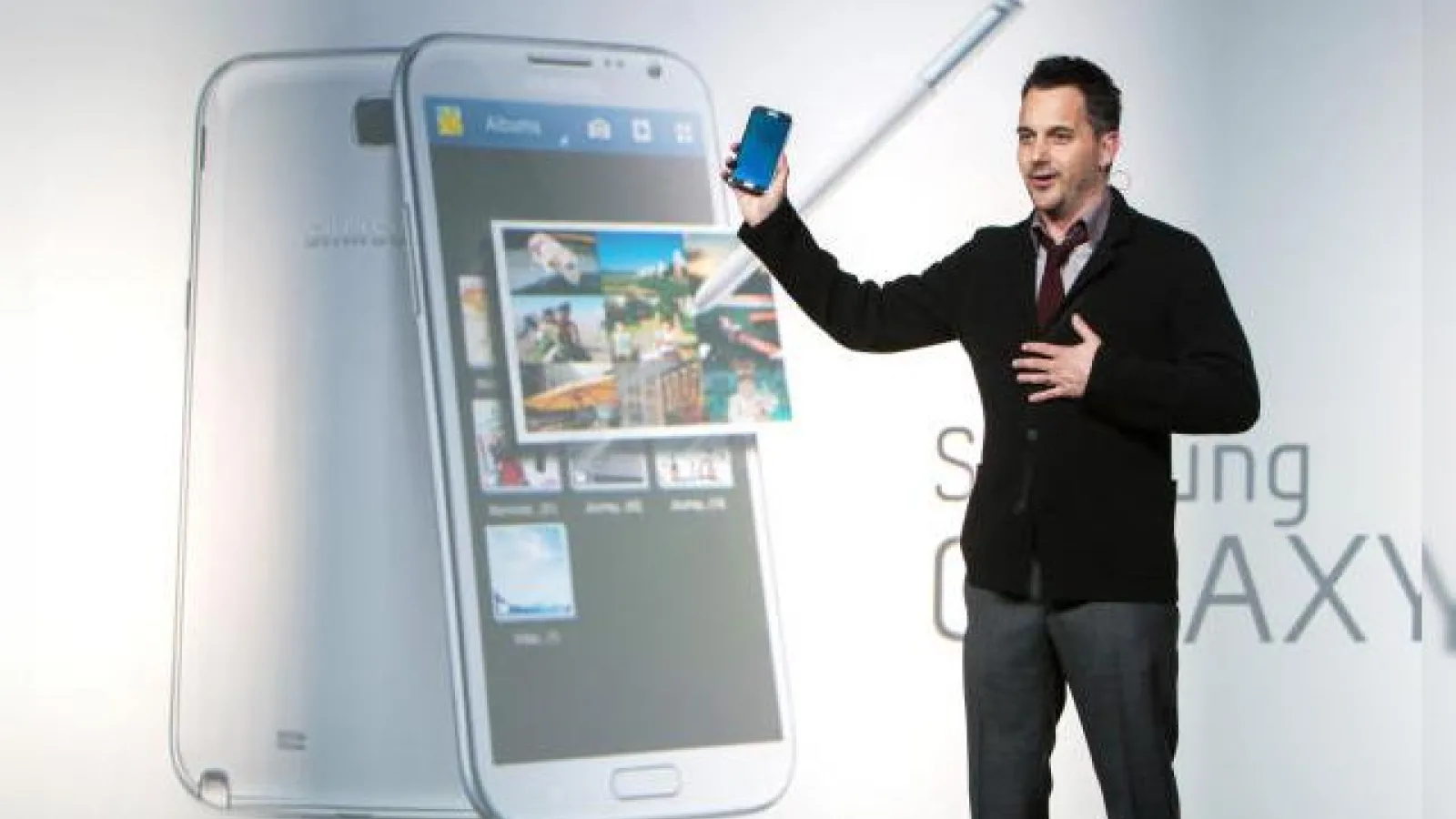 Samsung Galaxy Note II se lansează cu mare tam tam În SUA, producătorul coreean bate recorduri de vânzări