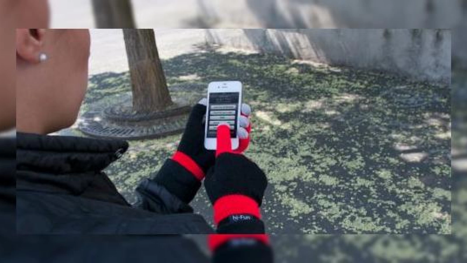 Accesoriu de sezon: Mânușile touchscreen Hi-Glove