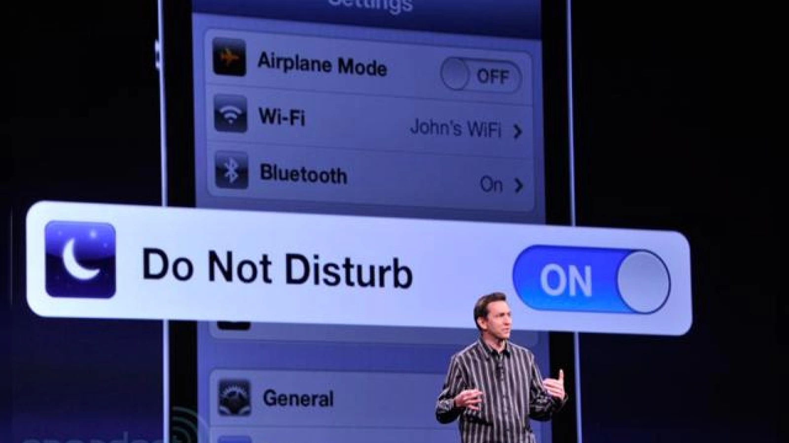 Cad primele capete la Apple după scandalul Maps: Scott Forstall (senior VP iOS) și John Browett părăsesc compania!