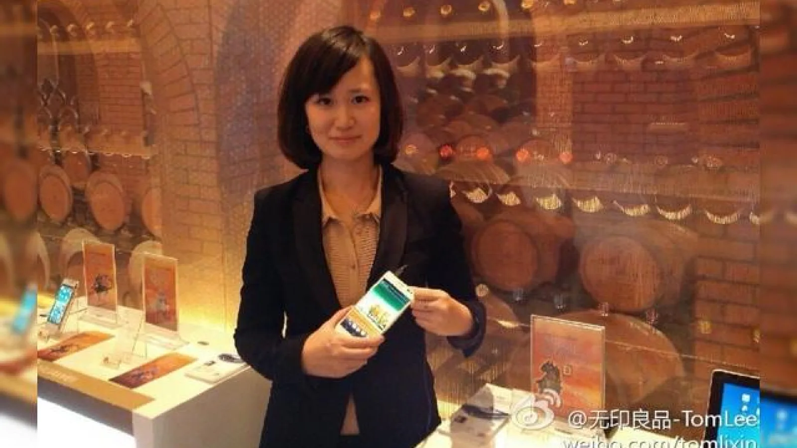 Încă un "Galaxy Note": Huawei Ascend D2 rulează Android Jelly Bean, are ecran de 5 inch