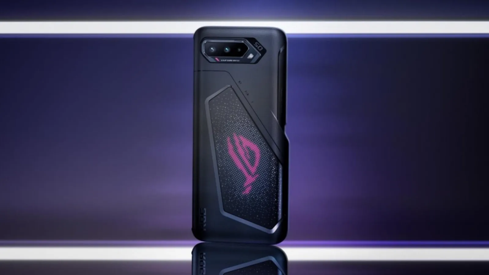 ASUS ROG Phone 5 este cel mai nou smartphone de gaming; Vine cu 18 GB RAM, ecran 144Hz și încărcare la 65W