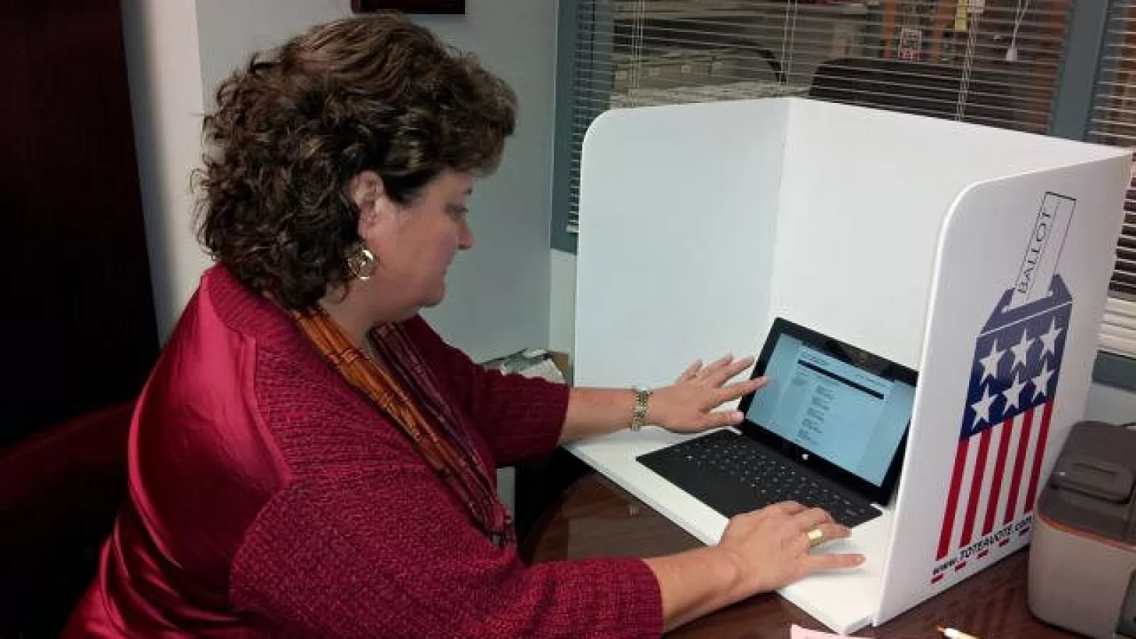 Alegerile din SUA vor folosi tableta Surface ca terminal pentru realizarea buletinelor de vot; Device-ul e testat chiar acum