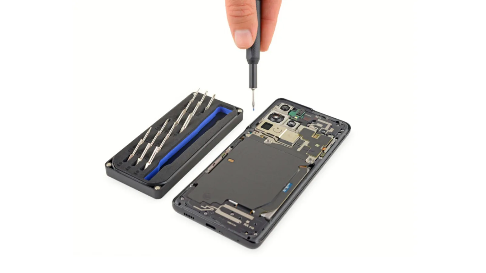 Galaxy S21 Ultra disecat de către cei de la iFixIT; Nu este foarte ușor de reparat
