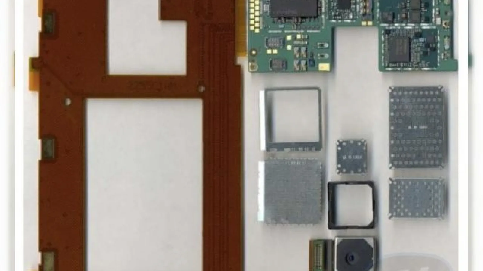 Nokia Lumia 920 și componentele sale În câteva imagini