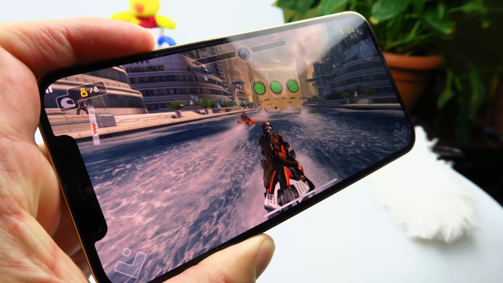 Apple iPhone 12 Pro Max: Benchmark-uri cu multe medalii de aur