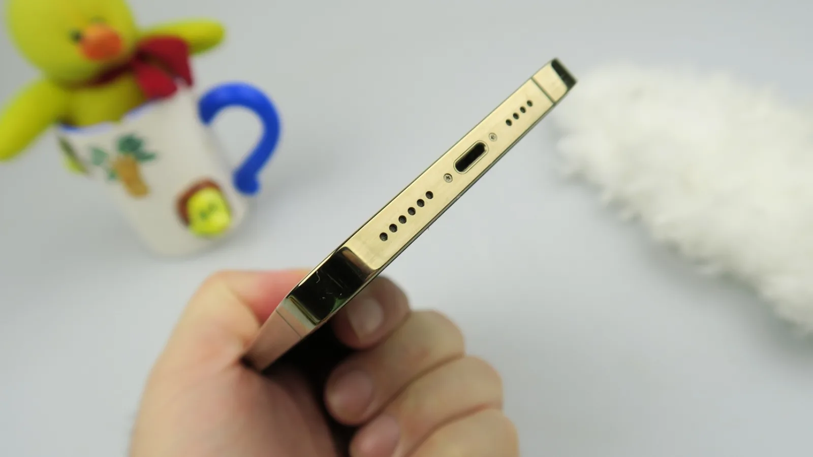 Apple iPhone 12 Pro Max: Conectivitate cu de toate, acum şi cu 5G