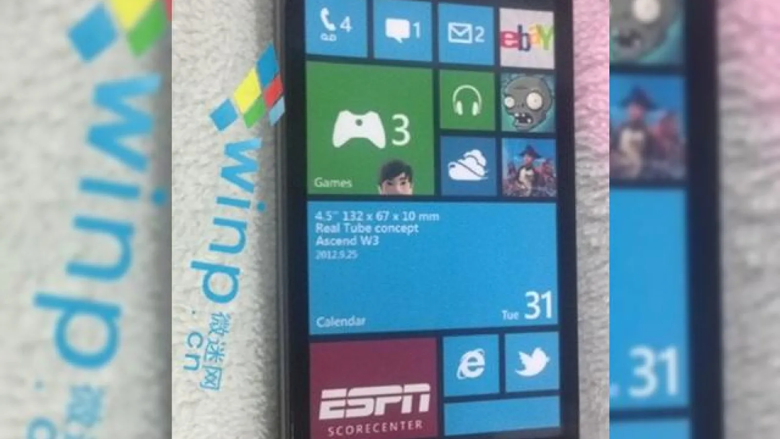 Huawei W2, model Windows Phone 8 high end acum În imagini; Ar putea veni la CES 2013!