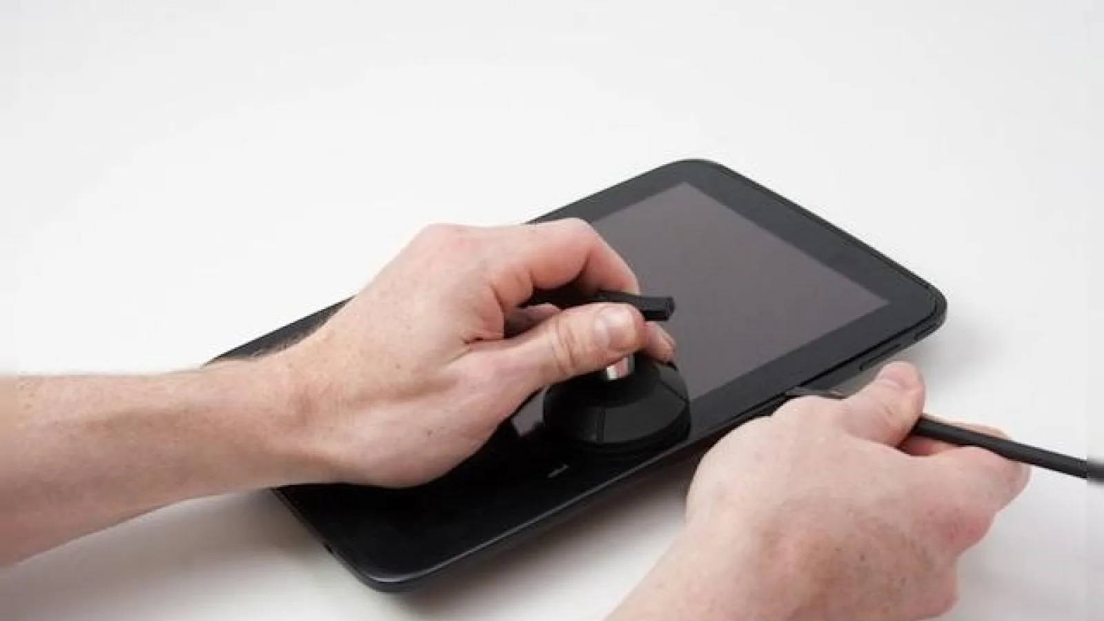 Google Nexus 10 este o tabletă produsă de Samsung În totalitate; Componentele Îi spun povestea!