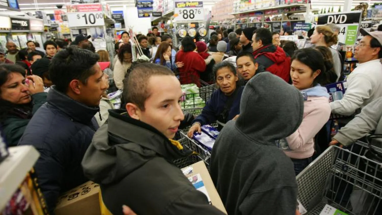 Black Friday 2012: ce Înseamnă, de unde vine și ce presupune; Nebunia reducerilor se apropie! (Editorial)