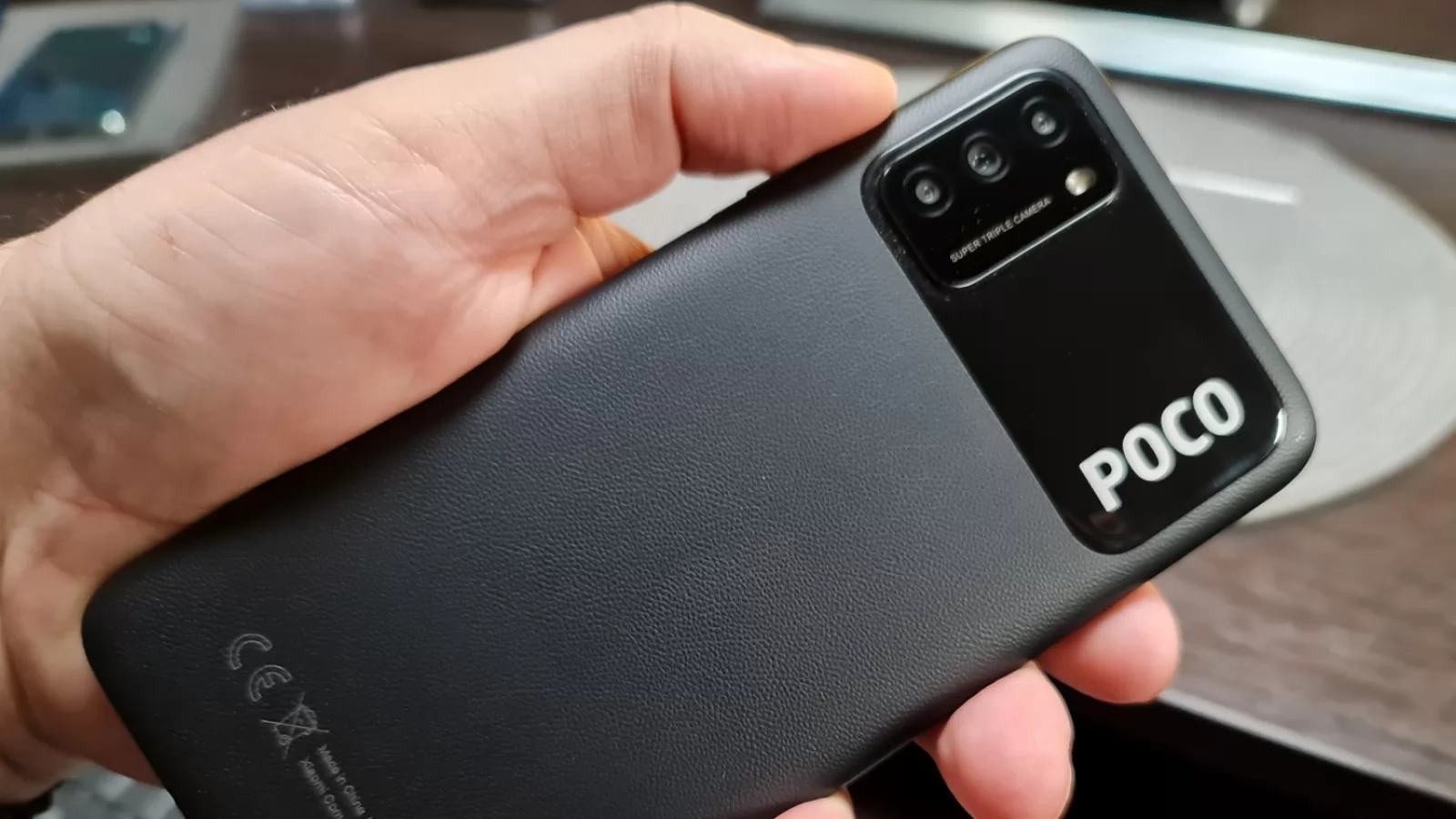 POCO M3: Design cu personalitate în spate, datorită modulului camerei