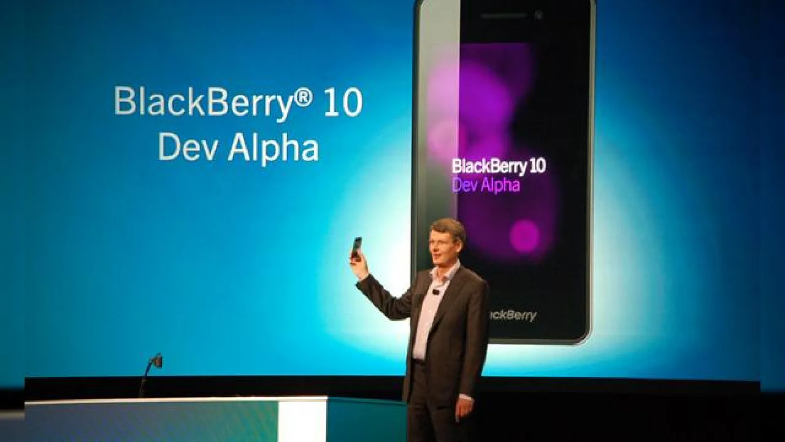 Analiștii se arată optimiști cu privire la evoluția lui BlackBerry 10, acțiunile RIM cresc