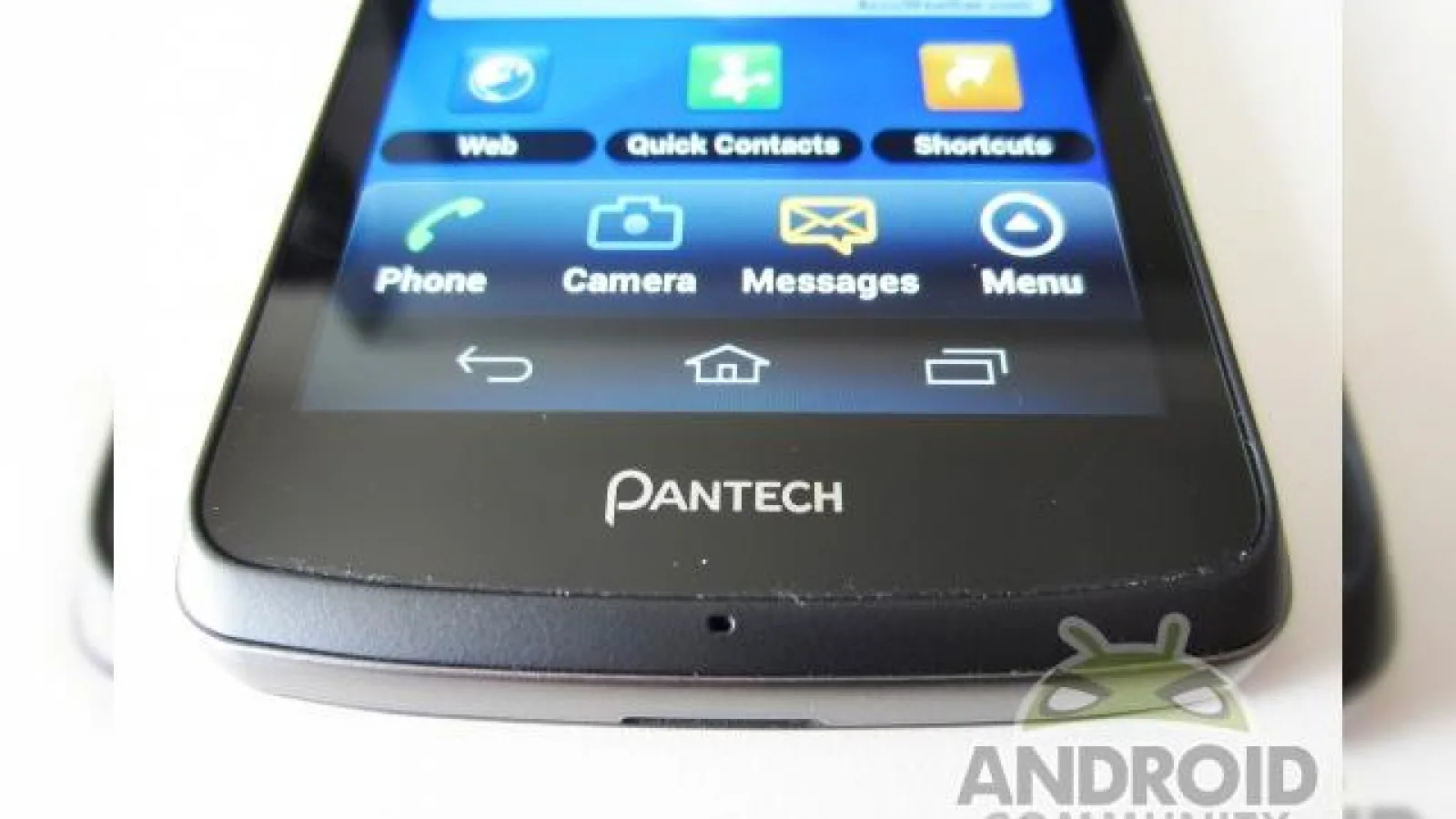 Un nou smartphone quad core cu ecran Full HD se alătura trendului, de această dată un model Pantech Vega